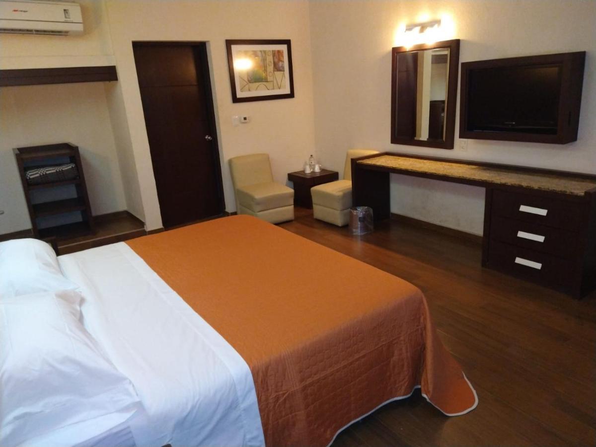 Hotel Oasis Heroica Caborca Eksteriør bilde